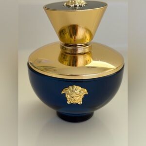 Versace Dylan Blue Pour Femme Eau de Parfum Spray 3.4 oz. like new Firm on price
